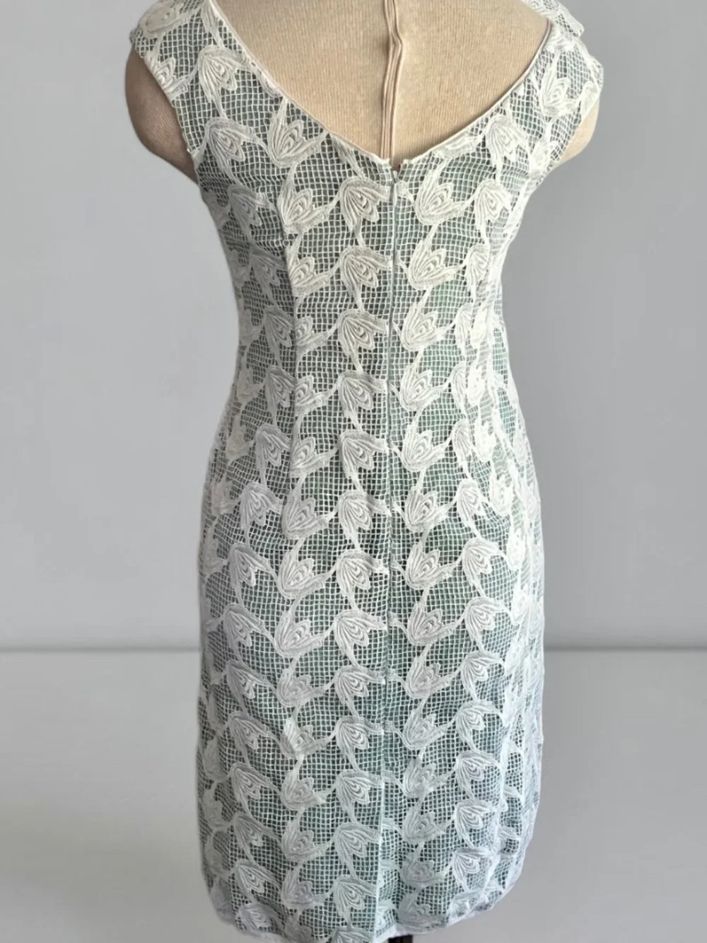 Tory Burch Size 0 Brooklyn Sleeveless Dress V-Neck Sheath